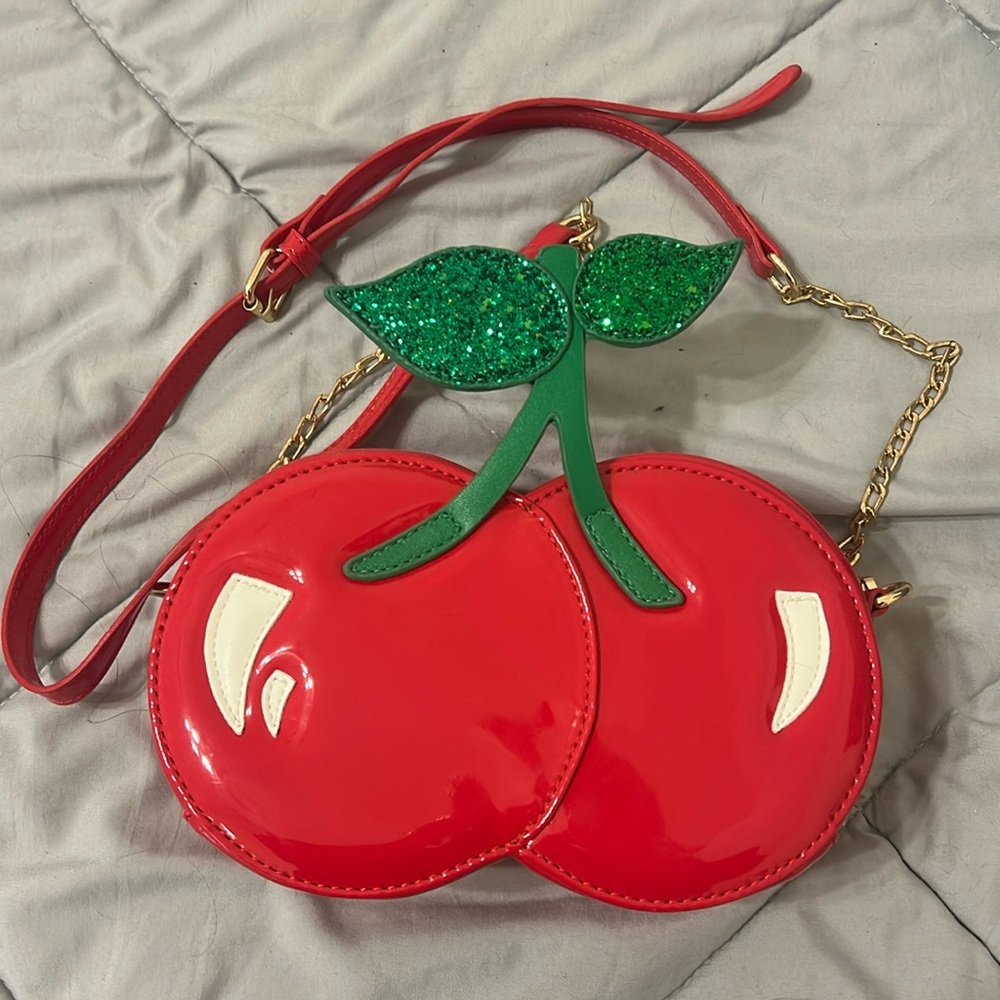 super cute cherry purse!